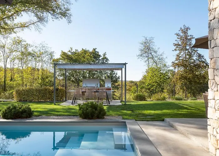 Villa Ulmus Karojba