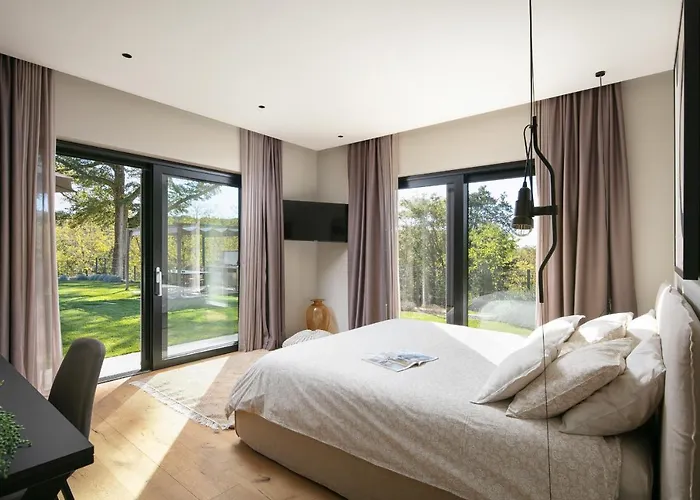 Ulmus Villa Karojba